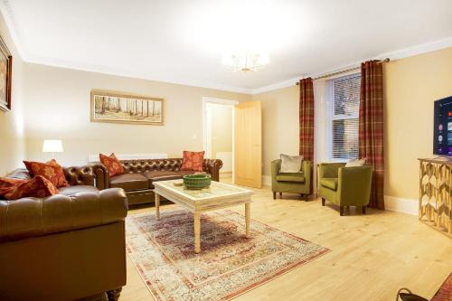 NEW Luxurious Cottage in Durham by Stay With Us Ideal for Large Groups & Families Hot Tub Sleeps 10 — 4-Star Luxury Hotel in Bishop Auckland, United Kingdom