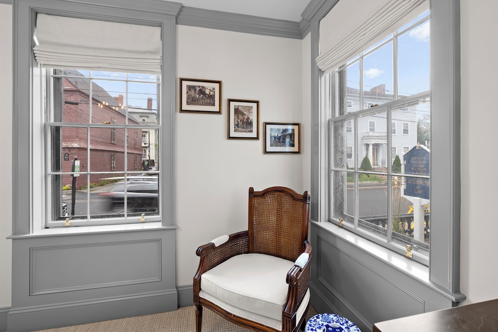 The Davenport Inn - photo 23