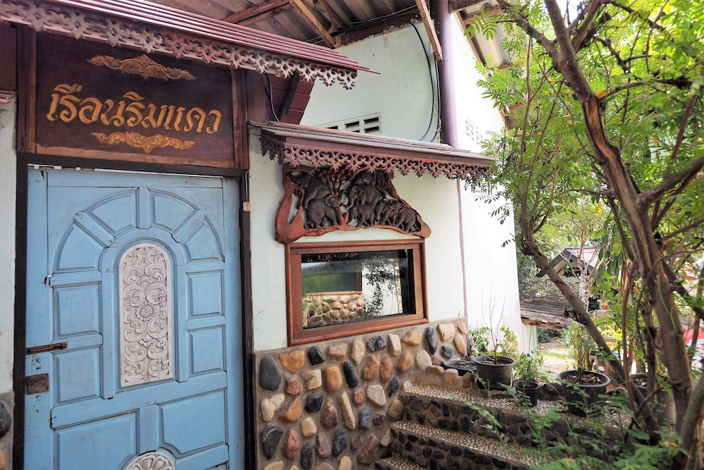 Ruenrimkwai Resort in Sai Yok, Thailand