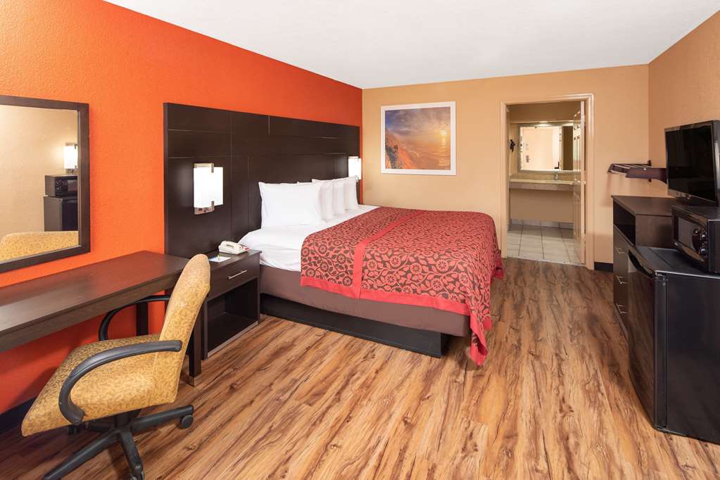 Days Inn by Wyndham Tupelo - photo 7