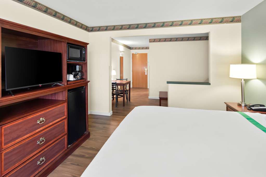 GuestHouse Kelso Longview - photo 12