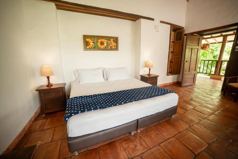 Masaya Achiotte in Barichara, Colombia