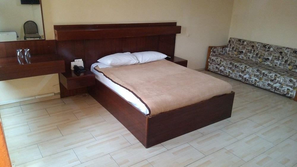 Ege Gunes Hotel — Izmir