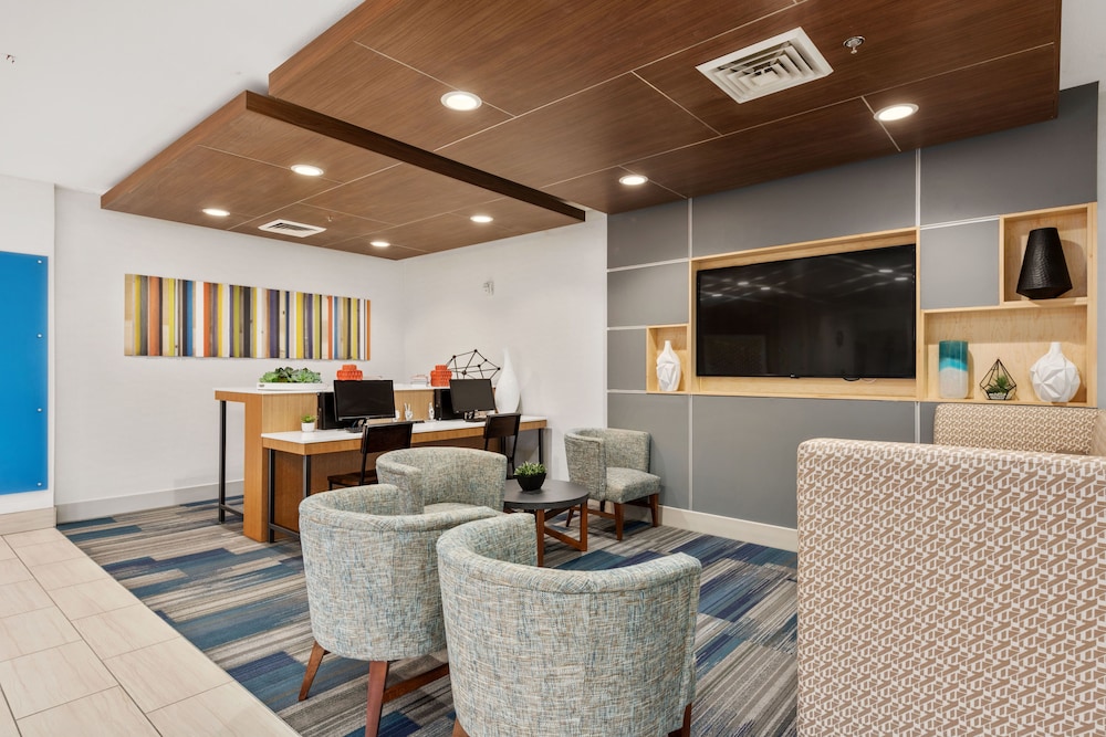 Holiday Inn Express Hotel and Suites West Valley by IHG - photo 39