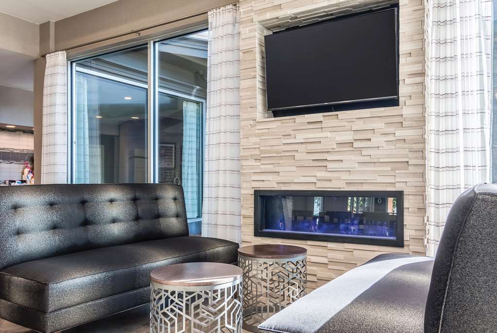 La Quinta Inn & Suites by Wyndham Shreveport Airport - photo 14