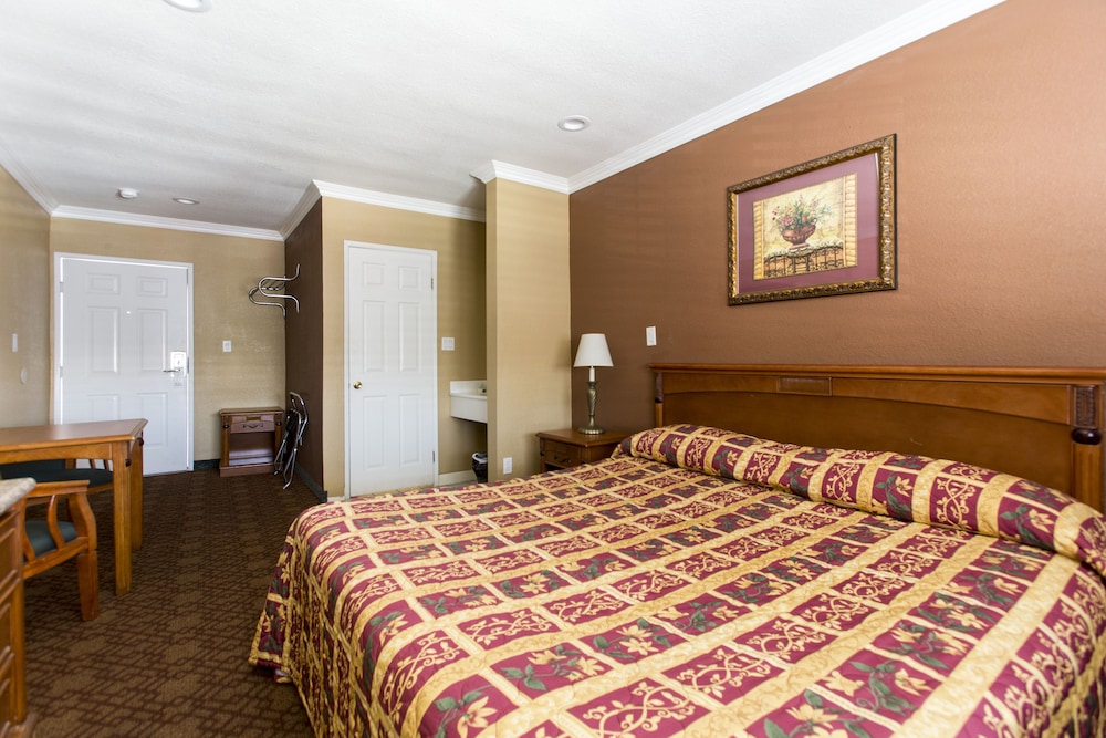 Beverly Inn - photo 5