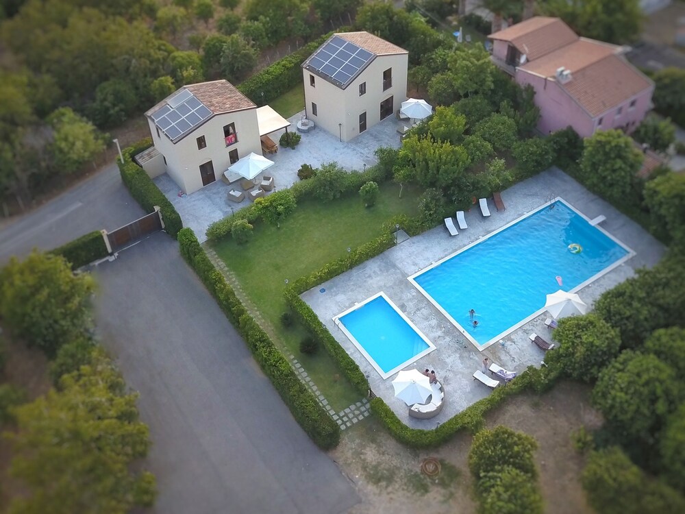 Ville dell'Eden con 9 camere da letto in 6 unità abitative — hotel in Lascari