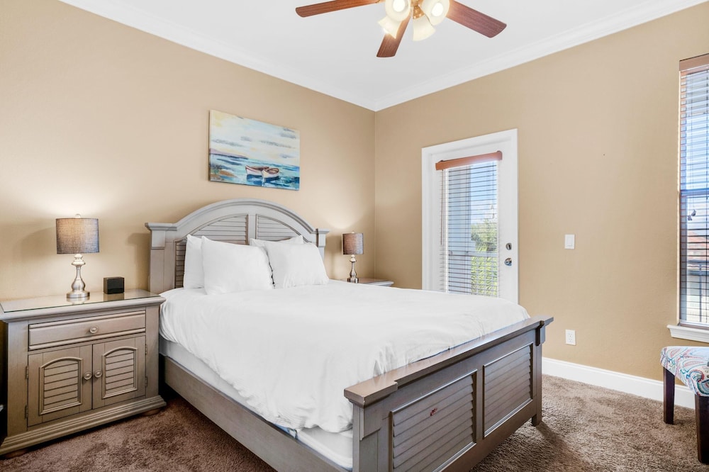 Changes in Latitude VCB - carbon neutral hotel in Destin