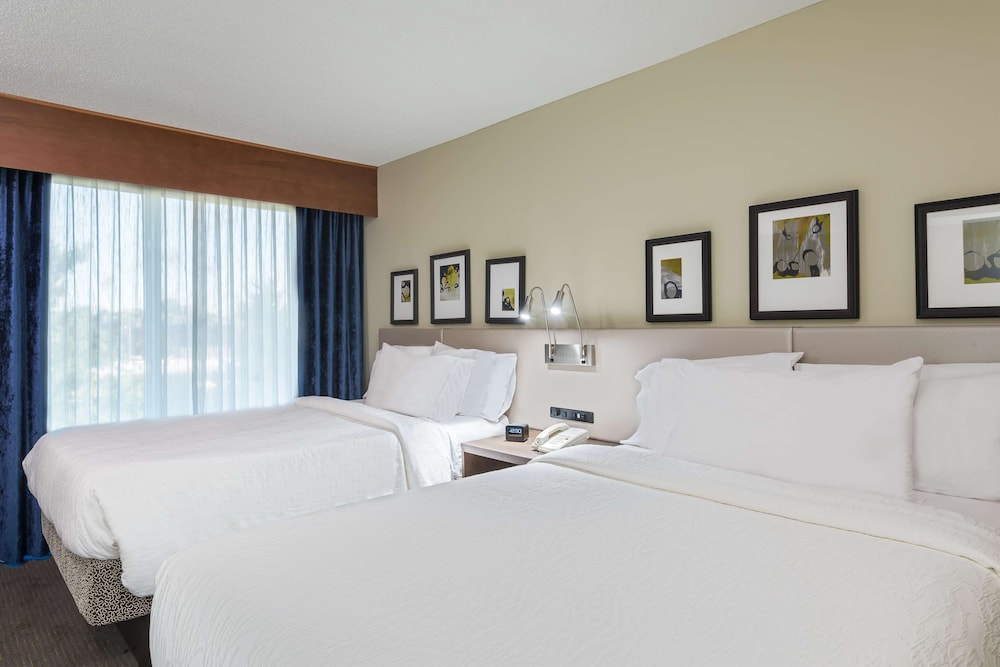 Hilton Garden Inn Westbury - photo 8