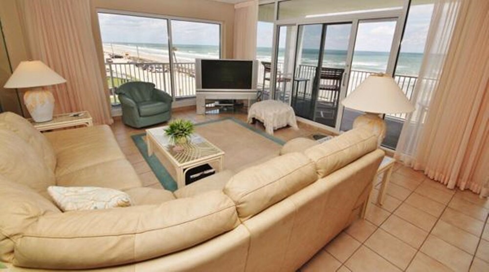 The Ocean 301 Apartment 3 — 4-Star Luxury Hotel in New Smyrna Beach, United States