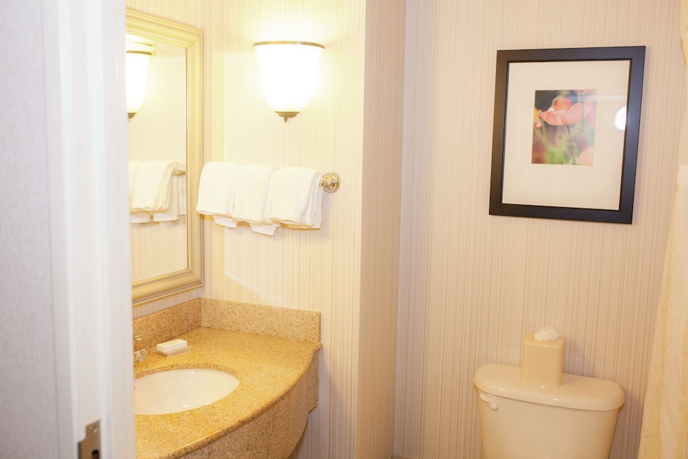 Hilton Garden Inn Redding - photo 33