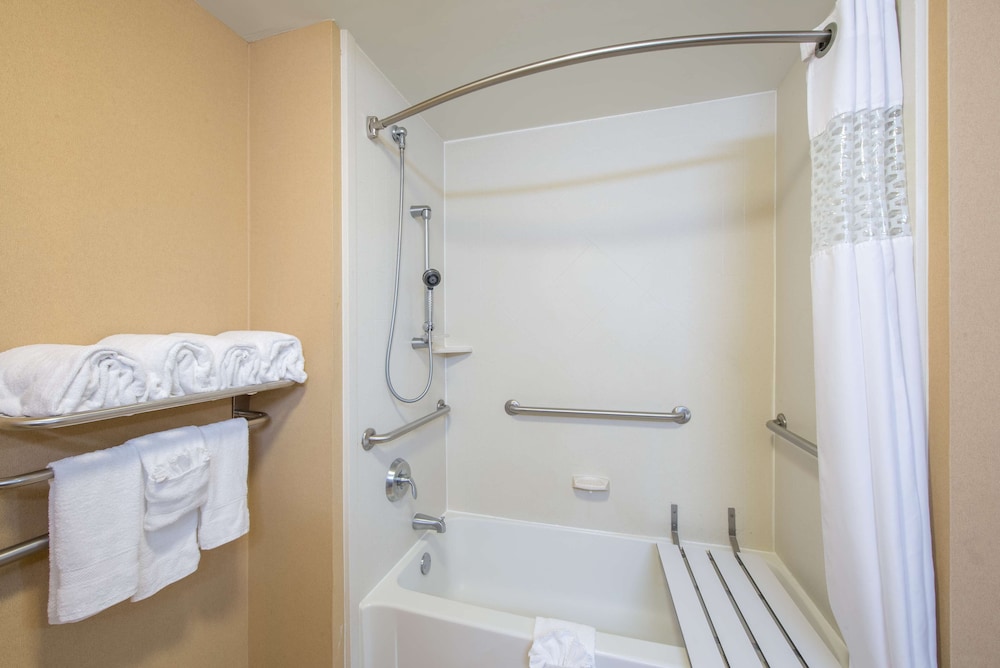 Hampton Inn & Suites Oklahoma City South - photo 30