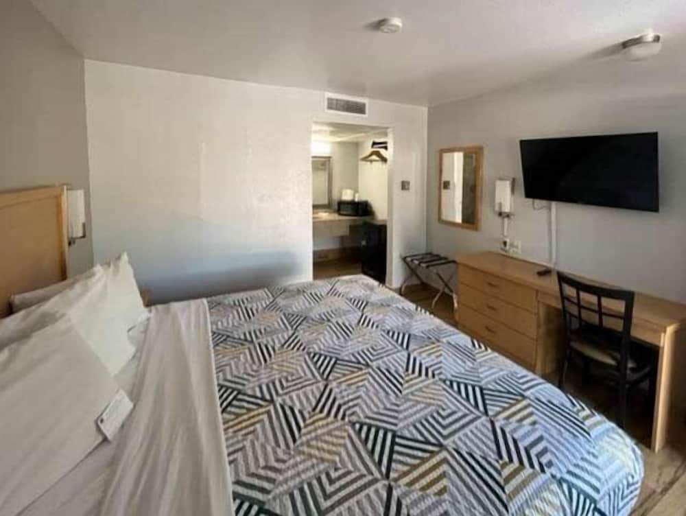 Motel6 Riviera Beach FL - photo 9