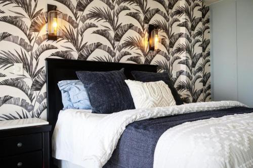 Beachfront Gem Free Parking A C — 4-Star Luxury Hotel in Cape Town, South Africa