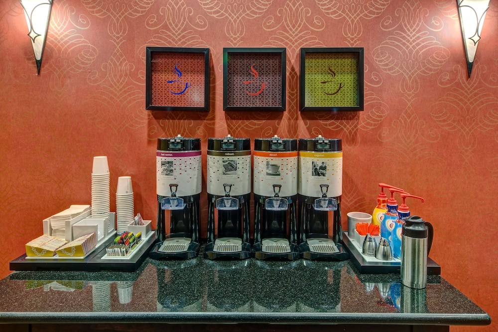 Hampton Inn Corsicana - photo 36