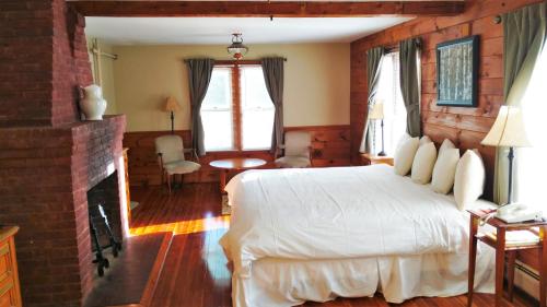 Woodbound Inn - photo 6