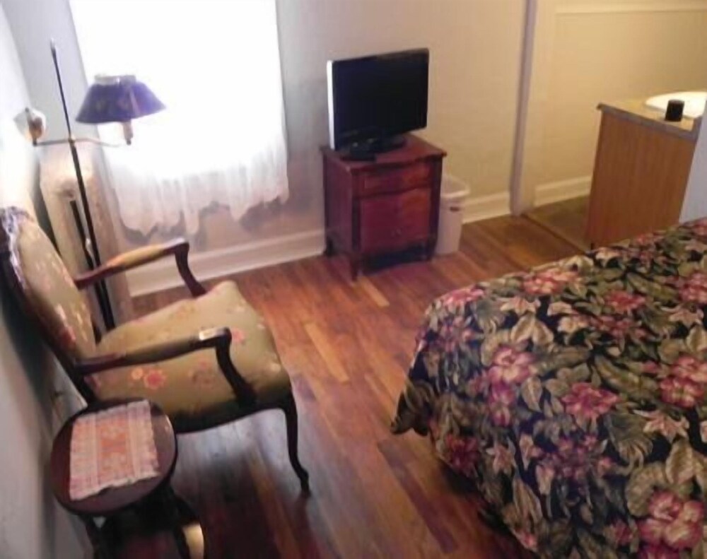 La Plaza Inn - photo 7