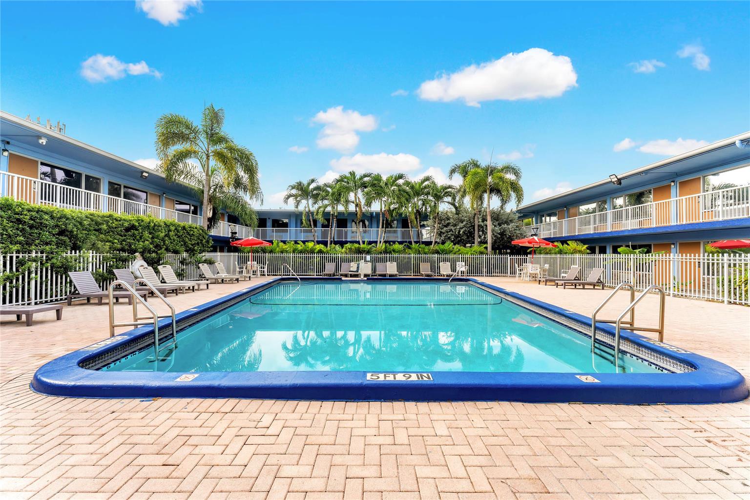 Rodeway Inn & Suites Fort Lauderdale Airport & Cruise Port - photo 64