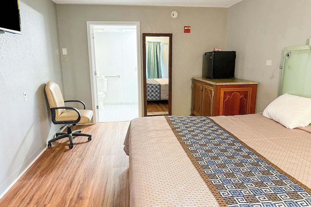 Hahira Inn By OYO near Valdosta - photo 23