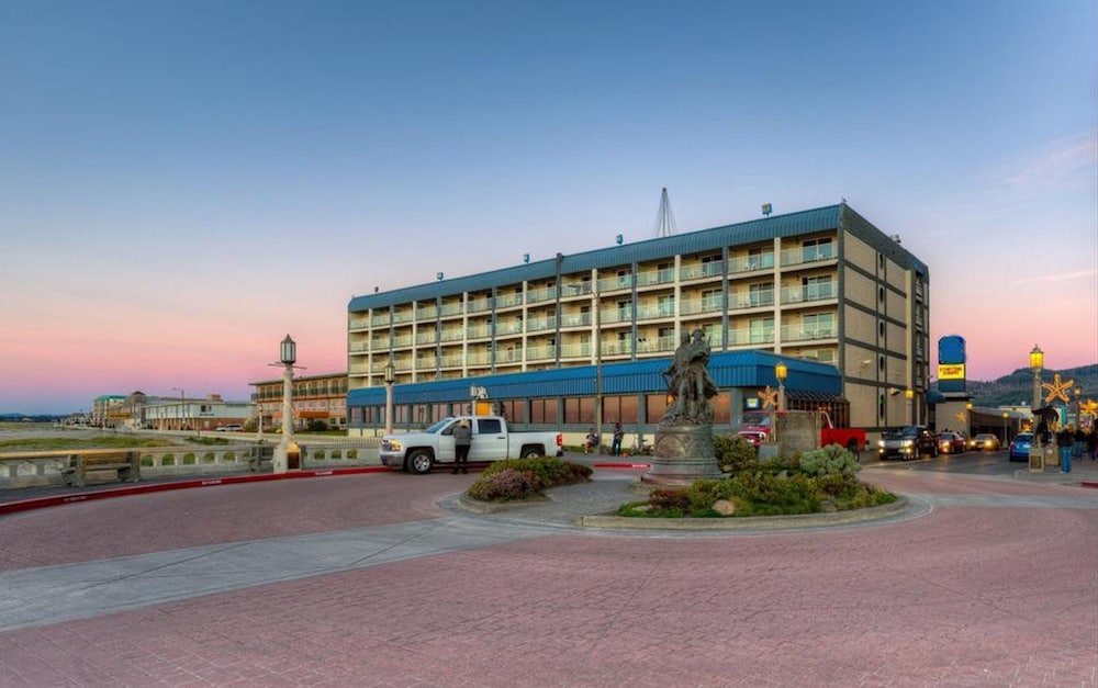 Promenade Inn & Suites Oceanfront - featured photo