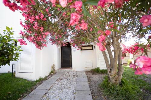 Villa Mar e Sol by HelloVacations — 4-Star Luxury Hotel in Olhos De Agua, Portugal