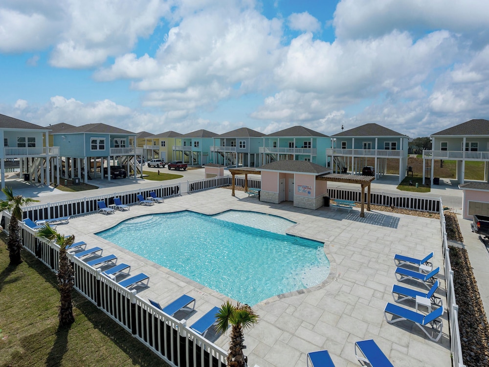 Red Tail Getaway by Miss Kitty s in Rockport, United States