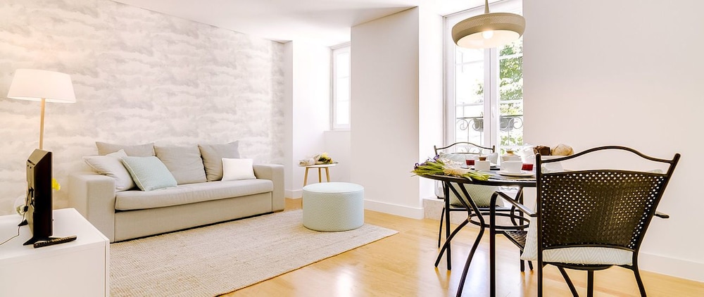 Alfama 12 by Lisbon Inside Out — 4-Star Luxury Hotel in Lisbon, Portugal