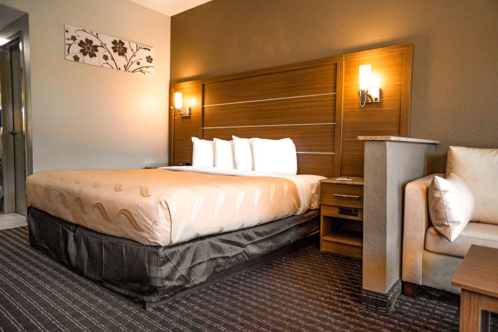 Quality Inn & Suites near Six Flags Austell - photo 12
