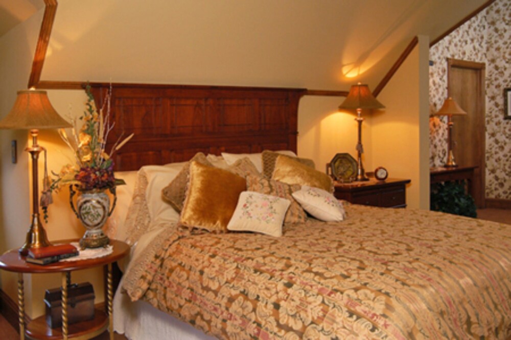 Bob Timberlake Inn at Chetola Resort - photo 13