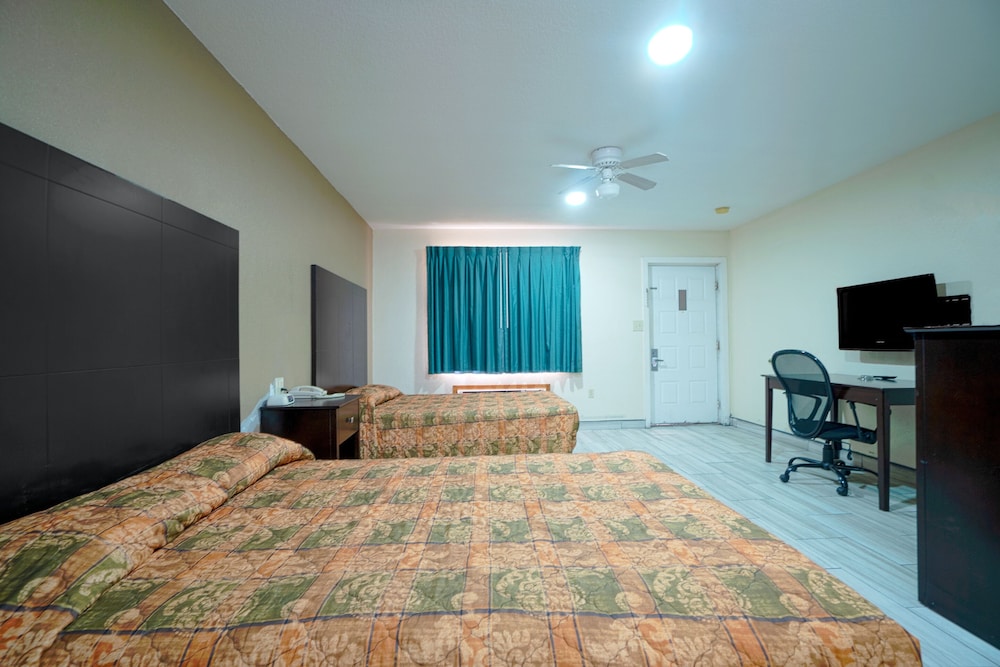 Texas Inn San Benito near Harlingen - photo 37