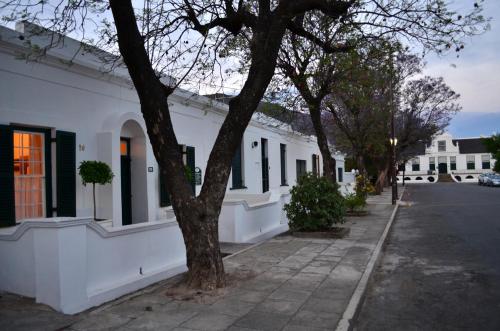 De Kothuize 6 — 4-Star Luxury Hotel in Graaff-Reinet, South Africa