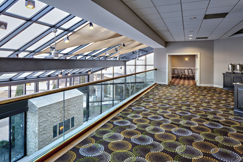 DoubleTree by Hilton Fairfield Hotel & Suites - photo 2