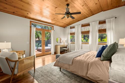 Live Oak Hideaway - last minute hotel in Austin
