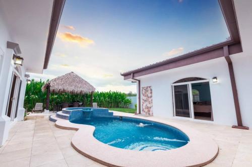 The Wavefront Beachfront Condo in Bejuco — 4-Star Luxury Hotel in Bejuco, Costa Rica