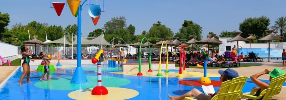 Lagrange Grand Bleu Vacances Camping Le Bosc — 4-Star Luxury Hotel in Saint-Cyprien, France