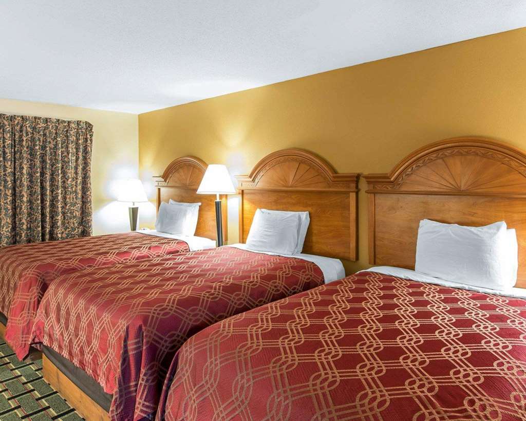 Econo Lodge Dalton West - photo 8