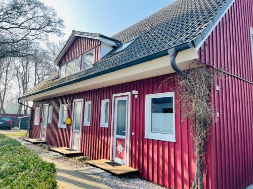 Austernfischer Prerow Schönes Ferienhaus in Toplage mit großem Garten für Familie und Freunde — carbon neutral stay, Ostseebad Prerow