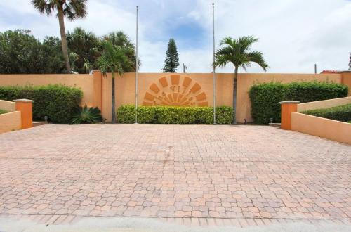 The Villas 2B — 4-Star Luxury Hotel in Holmes Beach, United States