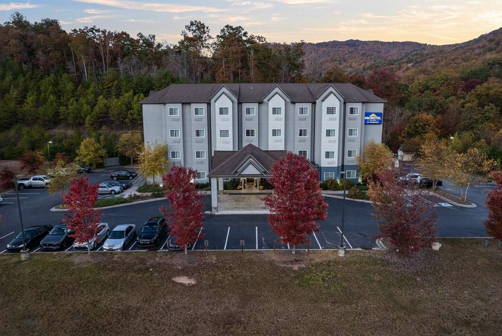 Microtel Inn & Suites By Wyndham Sylva Dillsboro Area - photo 5