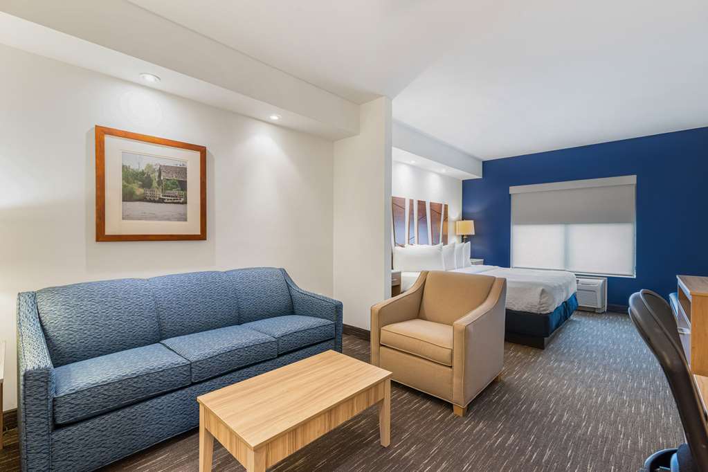 Best Western Plus Westgate Inn & Suites - photo 4