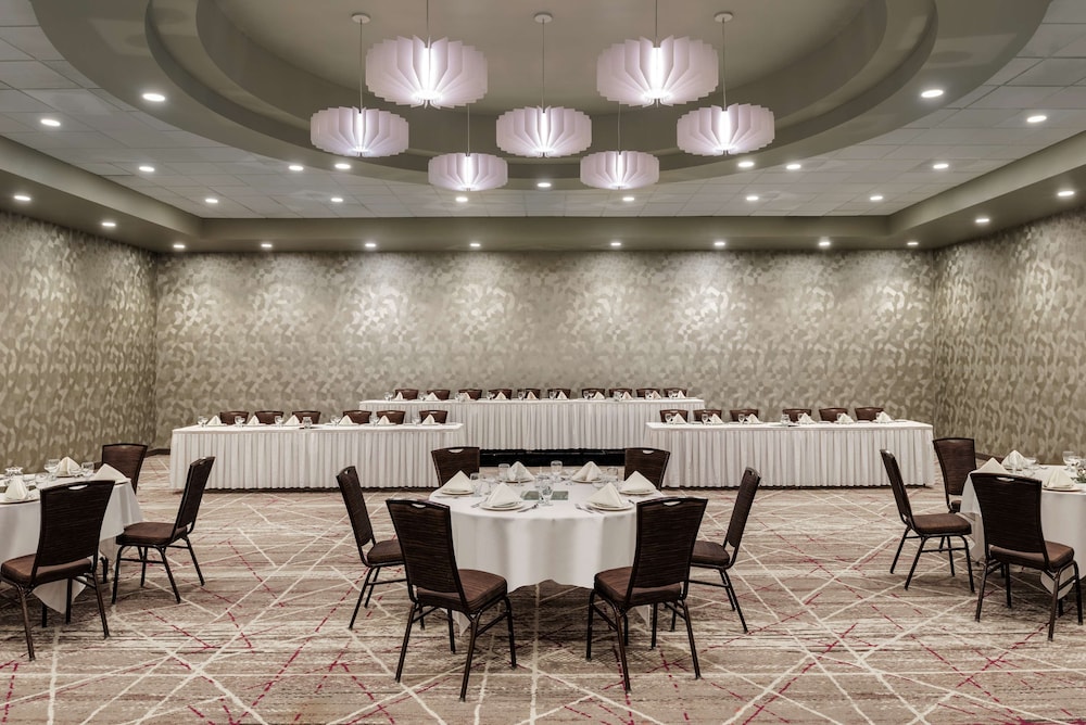 DoubleTree by Hilton St. Paul East - photo 49