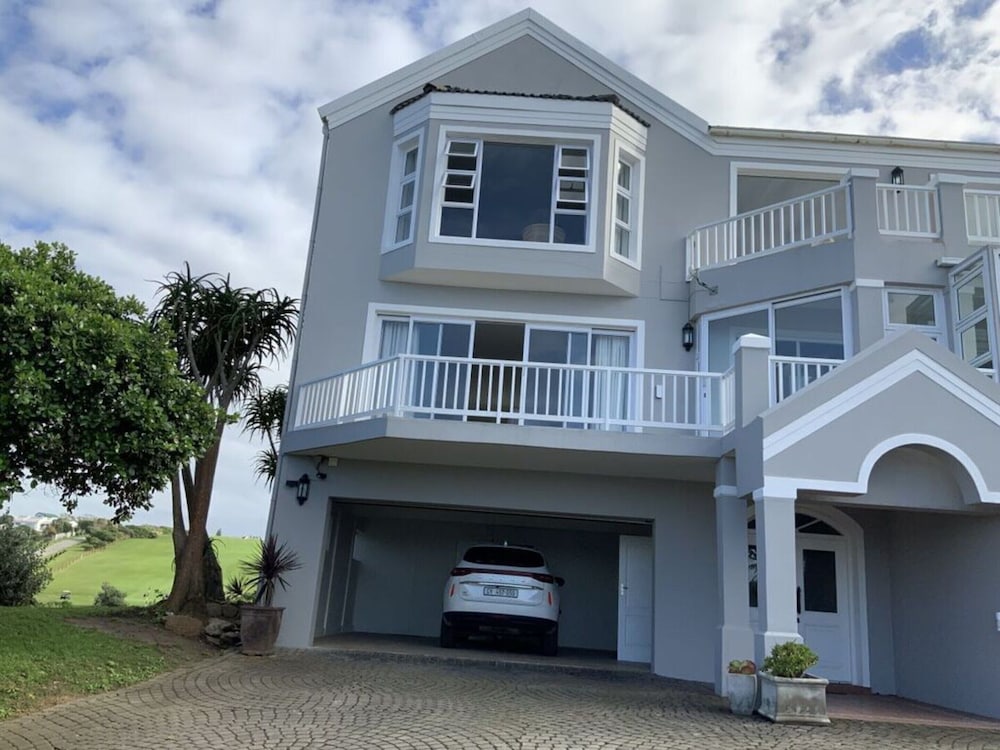 Sunshine Modern Retreat in Port Alfred, South Africa