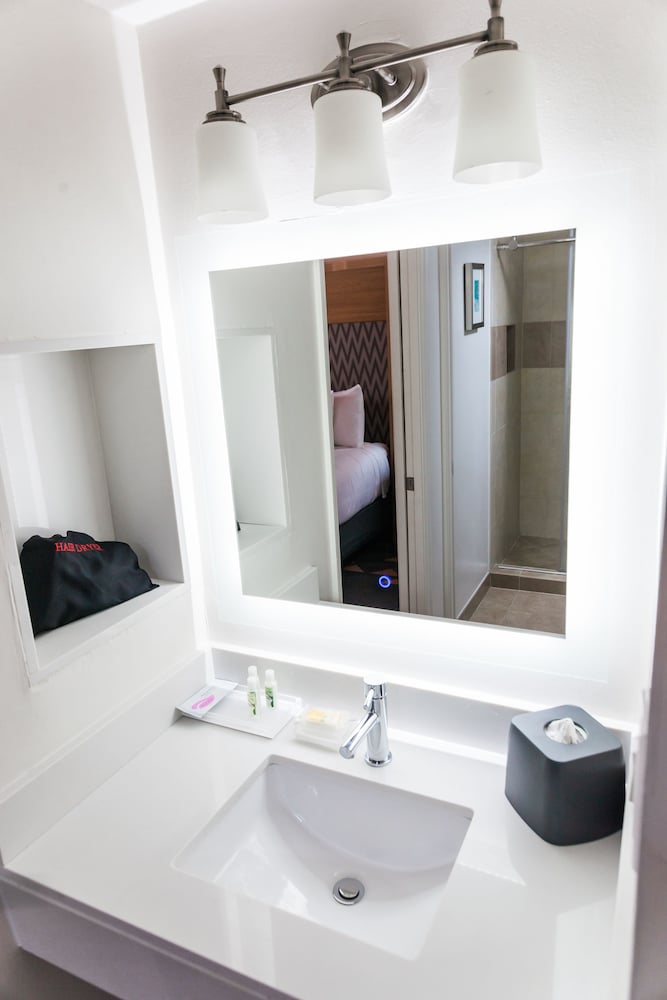 Holiday Inn & Suites Boca Raton North by IHG - photo 23