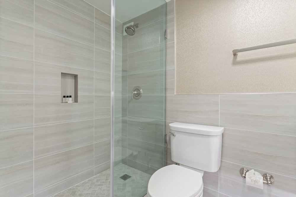 Crowne Plaza Executive Center Baton Rouge by IHG - photo 65