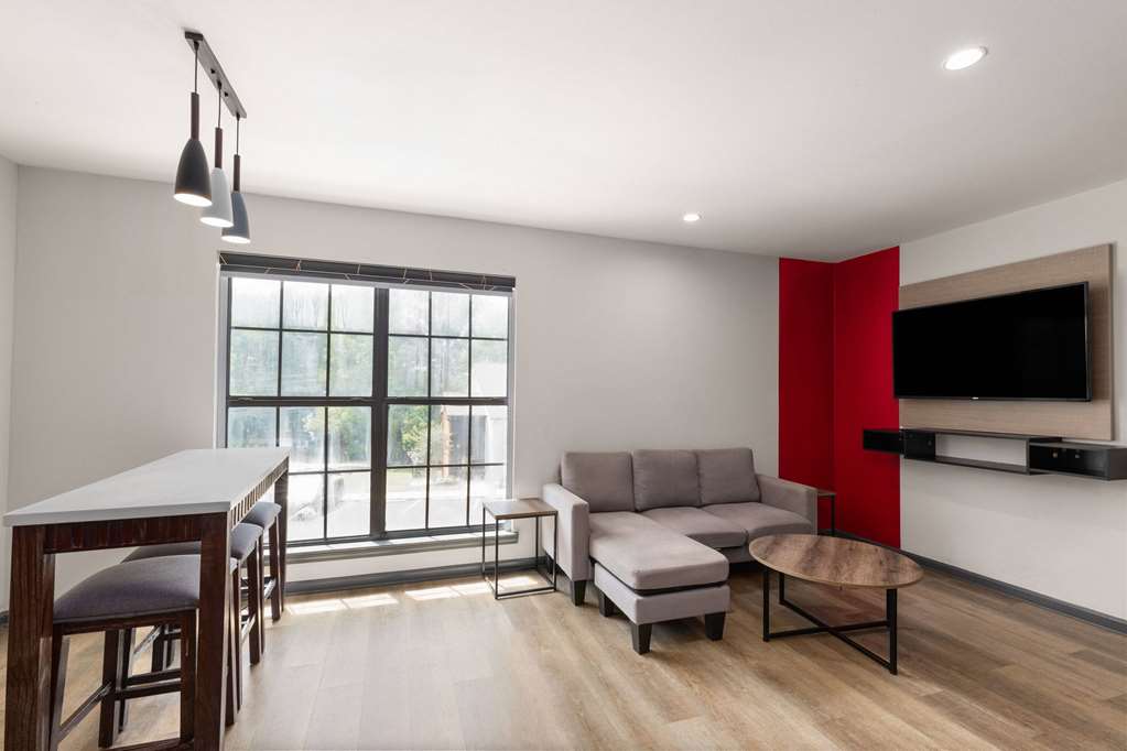 Ramada by Wyndham Studio Suites Dothan - photo 19