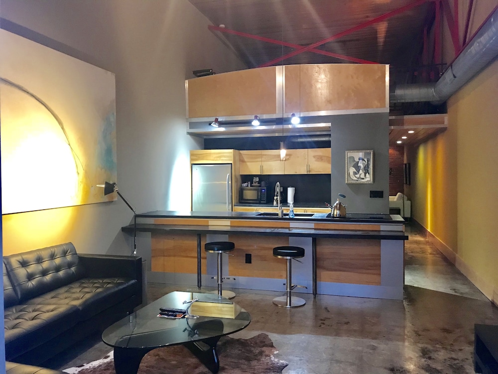 The Hangar Lofts Hotel - photo 16