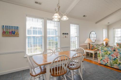 Sea Glass by Oak Island Accommodations - photo 11