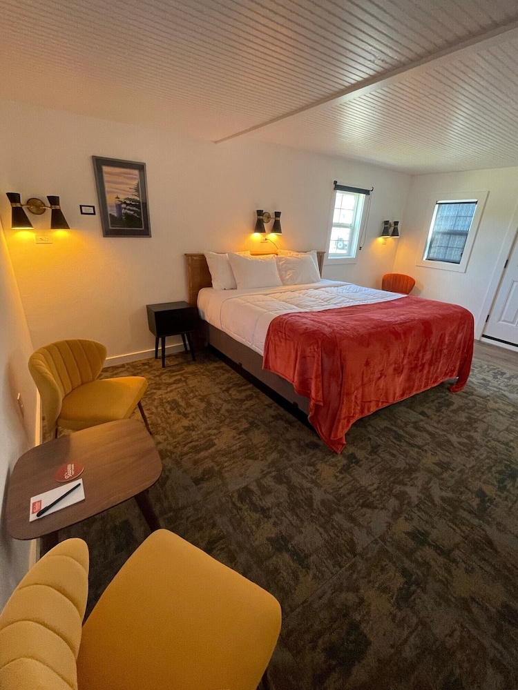 Seaview Motel & Cottages - photo 23