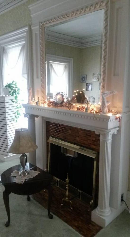 Rose Corner Inn - photo 2