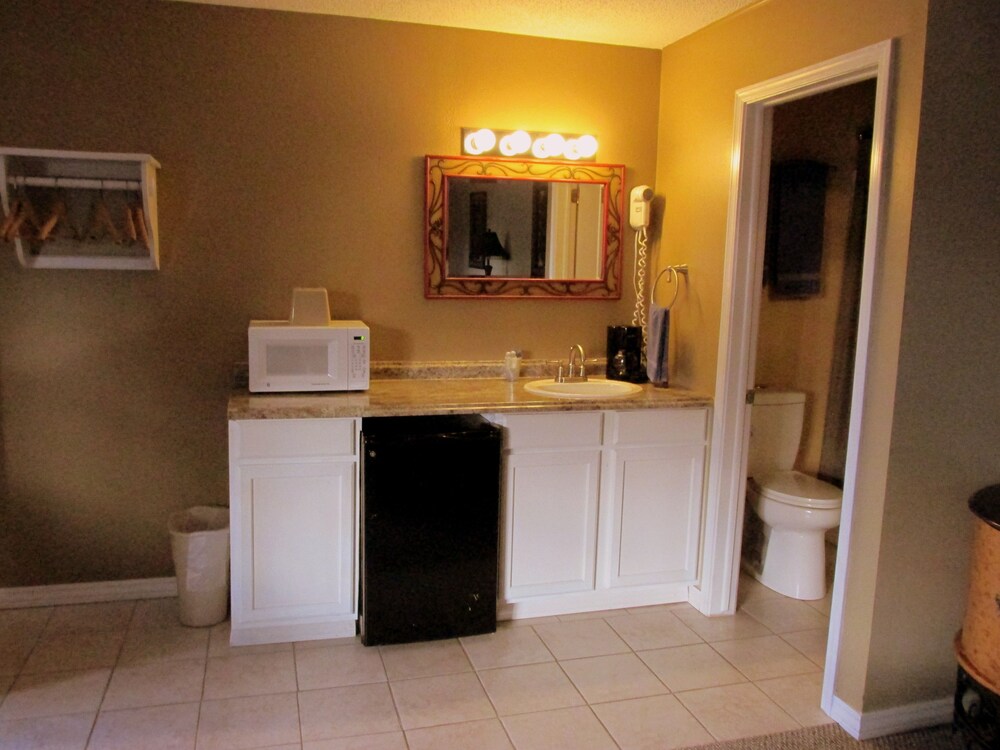 Brydan Suites - photo 102